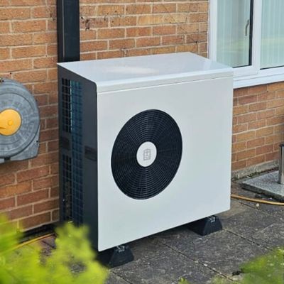 Air source heat pump providing energy-efficient heating in Lincolnshire home